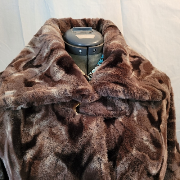 C.D.V. Comme Du Vrai Paris Faux Fur Long Coat size 6 - Picture 2 of 10